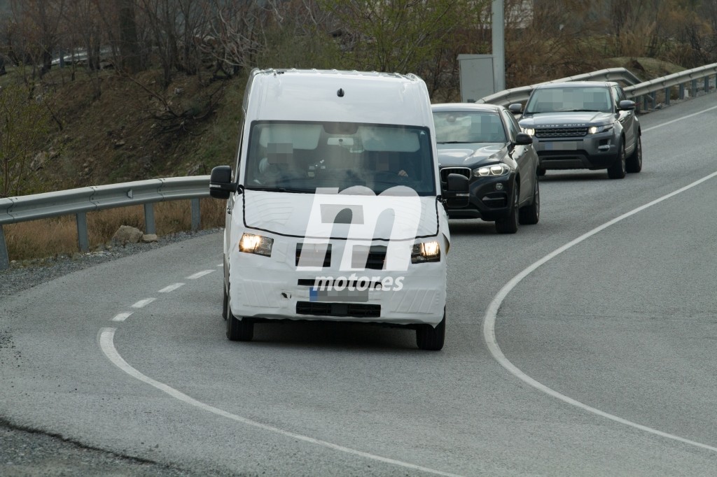 volkswagen-crafter-2017-fotos-espia-201626749_3.jpg