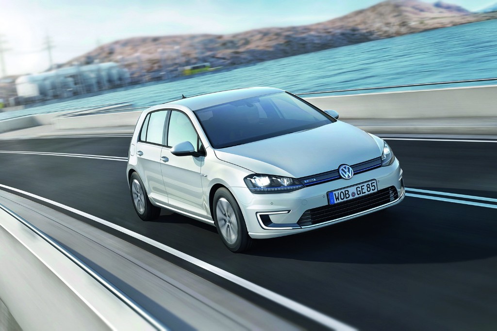 Volkswagen e-Golf 2017, con más potencia y hasta 300 kilómetros de ...