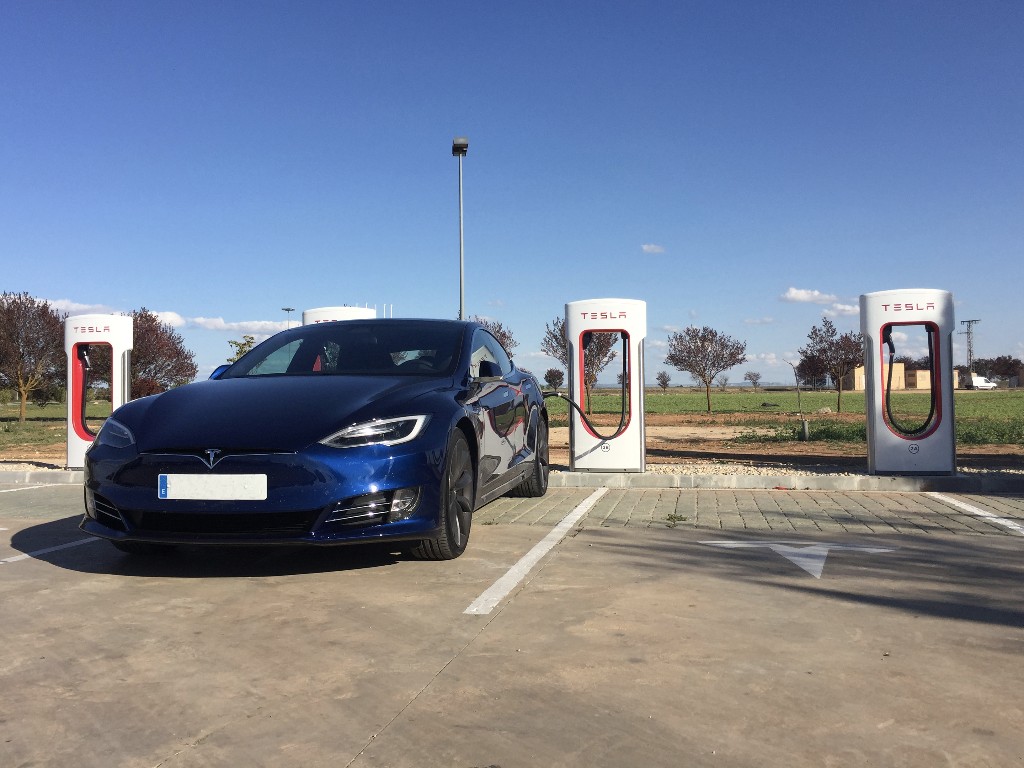 tesla born place