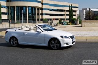 Lexus IS 250C 12