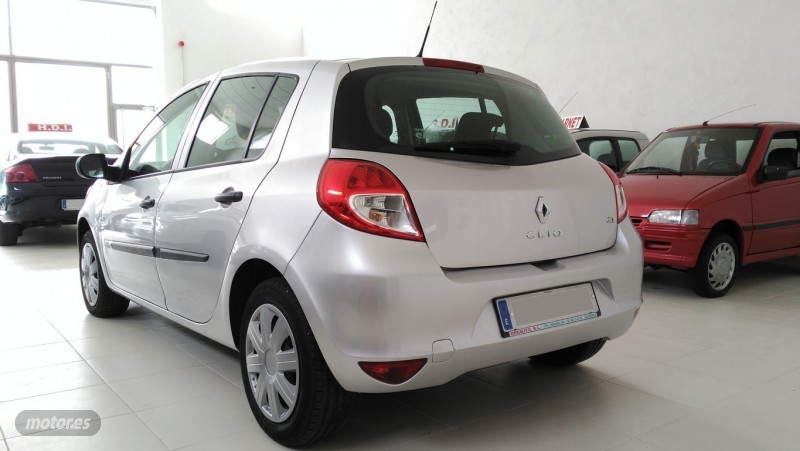 renault clio 2012 / 76.415km. foto grande (2)