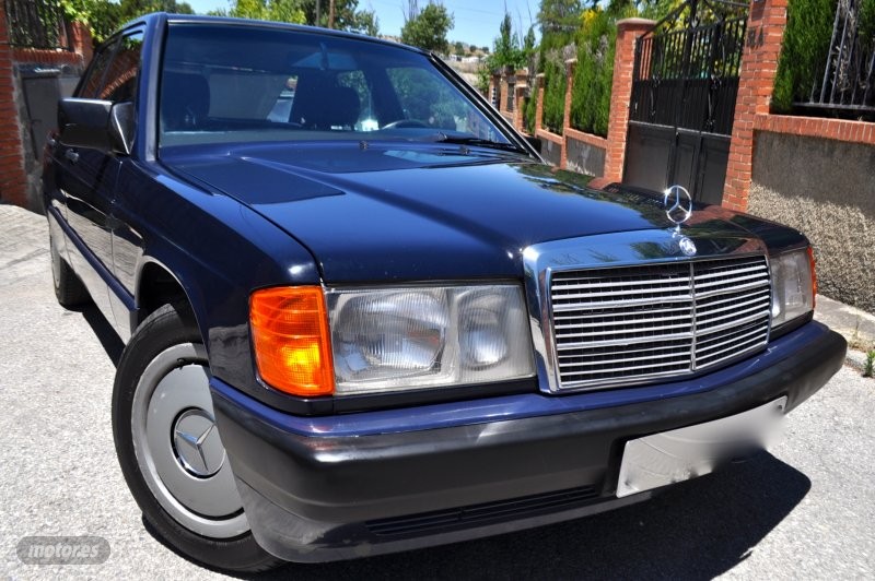 Cochera  de segunda mano - mercedes 190 1993 / 140.000km.
