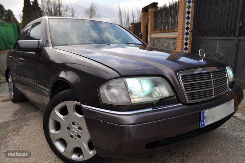 Foto mercedes clase c 1993 / 227.000km.