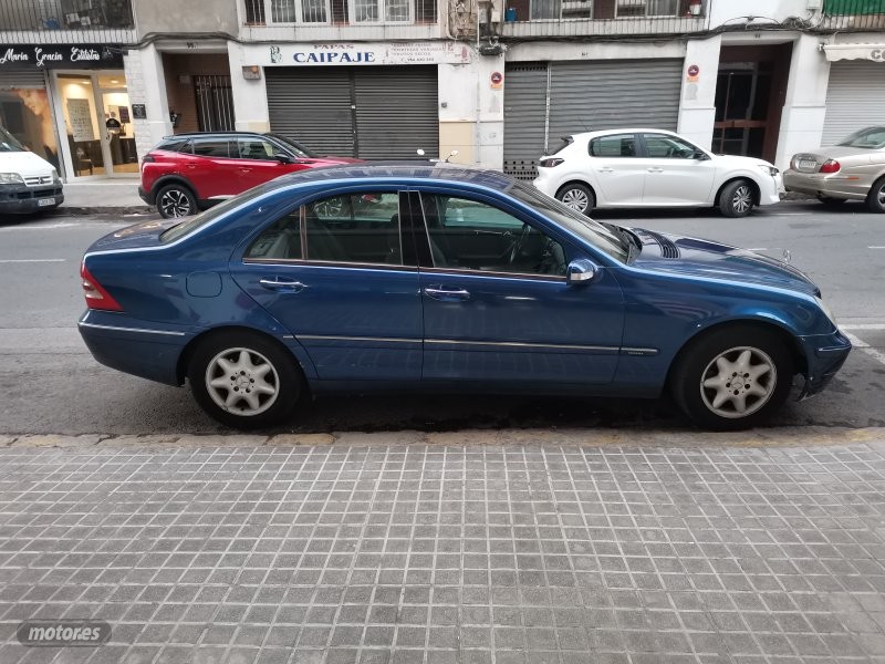 mercedes clase c 2002 / 201.000km. foto grande (2)