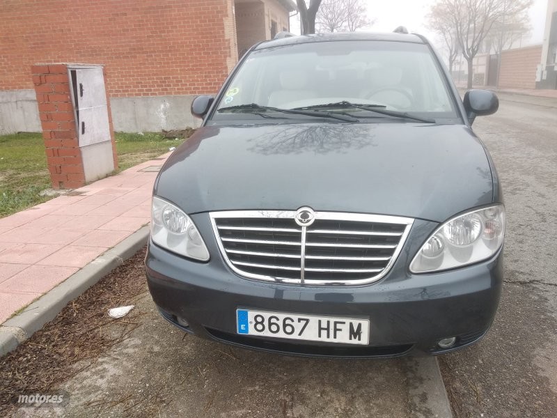 ssangyong rodius 2011 / 218.000km. foto grande (2)