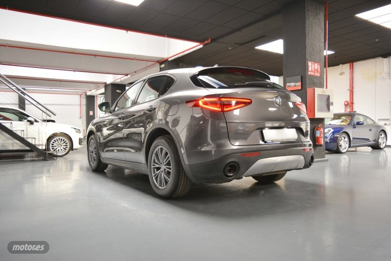 alfa romeo stelvio 2022 / 12.500km. foto grande (3)