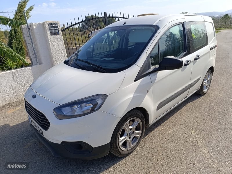Foto ford transit courier 2016 / 214.000km.