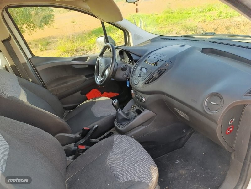 ford transit courier 2016 / 214.000km. foto grande (2)