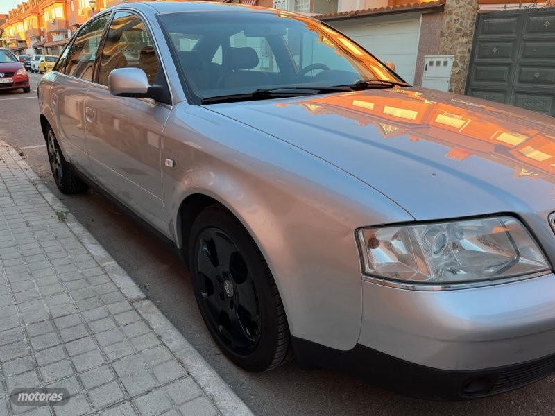 Audi a6  de segunda mano - audi a6 2000 / 132.814km.