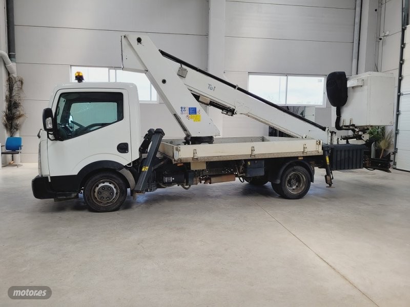 Camiones 3 ejes  de segunda mano - nissan cabstar 2017 / 254.816km.