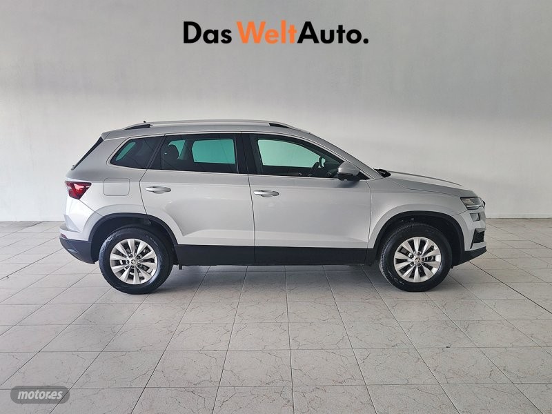 skoda karoq 2022 / 24.321km. foto grande (3)