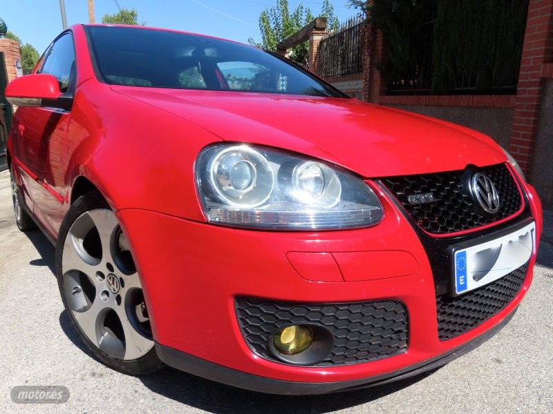 Mobil  de segunda mano - volkswagen golf 2005 / 237.000km.