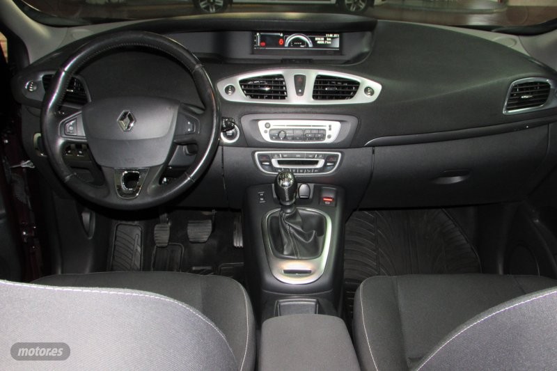 Renault Scenic - foto 7