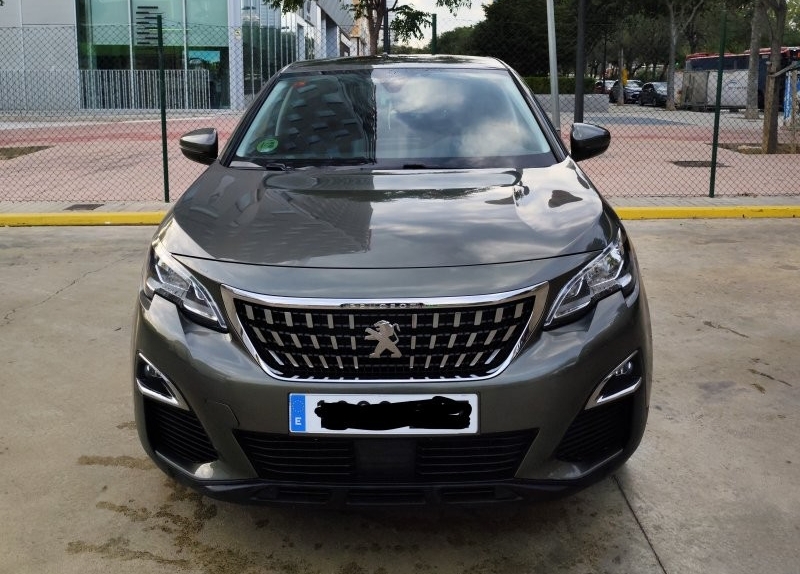 peugeot 3008 2018 / 155.000km.