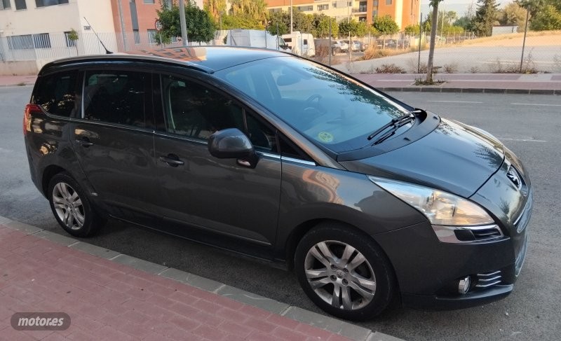 peugeot 5008 2010 / 279.000km.
