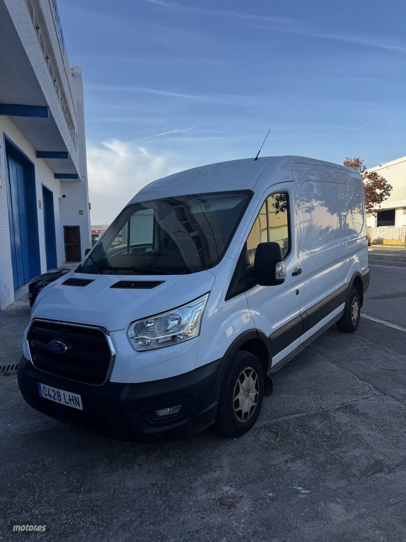 Ford Transit L2 de 2020 con 229.000 Km por 14.500 EUR. en Valencia