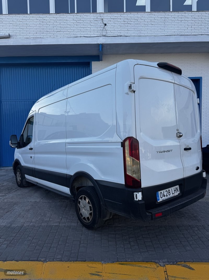 Ford Transit L2 de 2020 con 229.000 Km por 14.500 EUR. en Valencia