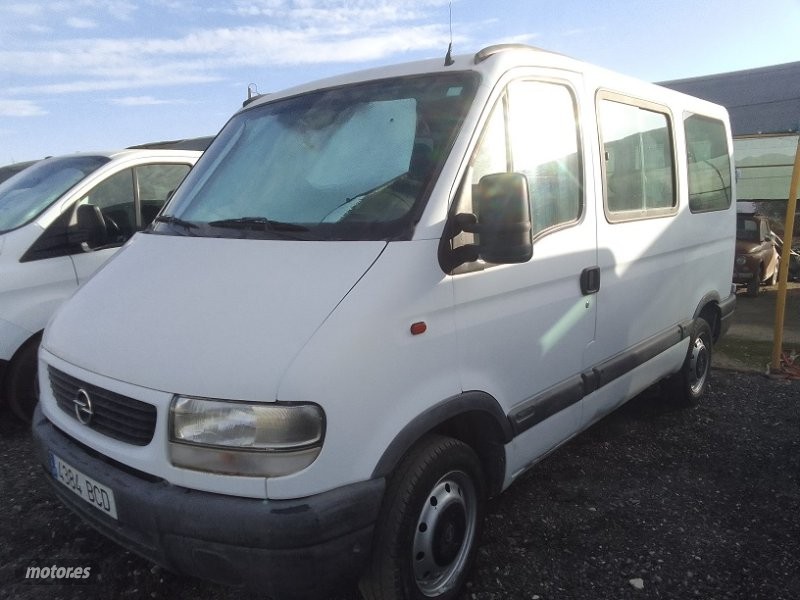 Opel Movano 110 CV DE 9 PLAZAS. de 2001 con 230.000 Km por 6.500 EUR. en Murcia