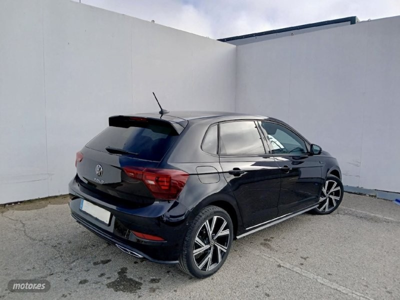 Volkswagen Polo R-LINE 1.0 TSI 110CV DSG 5P de 2021 con 41.747 Km por 20.990 EUR. en Barcelona