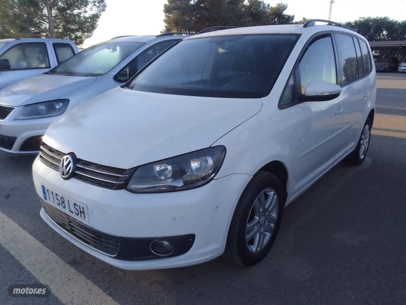 Volkswagen Touran 2.0 TDI DSG 140 CV. de 2013 con 249.000 Km por 9.500 EUR. en Murcia