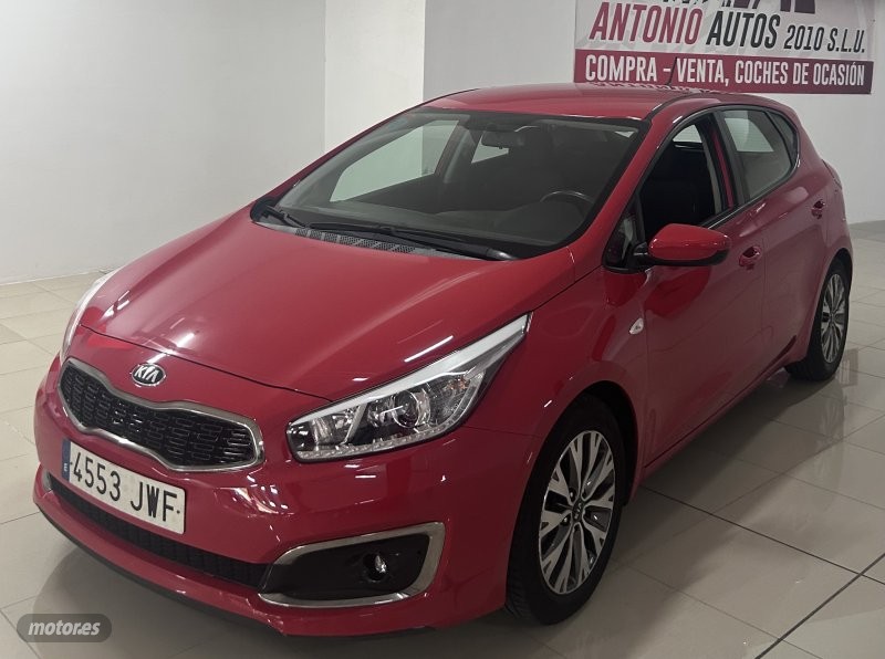 kia ceed 2017 / 68.634km. foto grande (2)