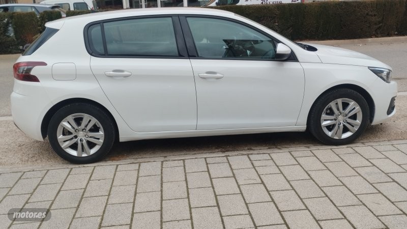 peugeot 308 2021 / 140.000km. foto grande (3)