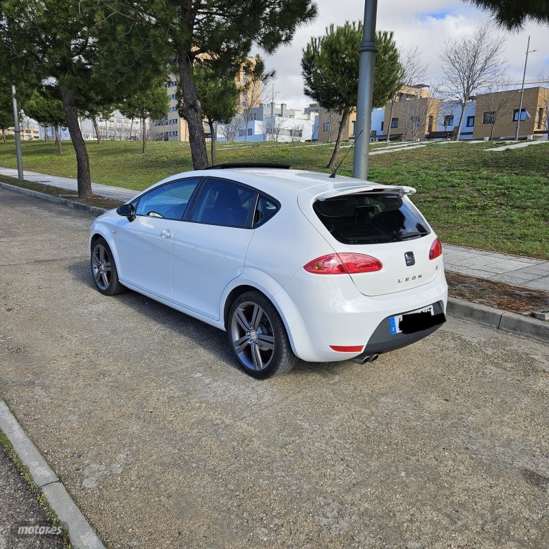 seat leon 2008 / 310.000km. foto grande (3)