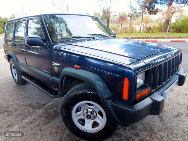 Foto jeep cherokee 1997 / 300.000km.