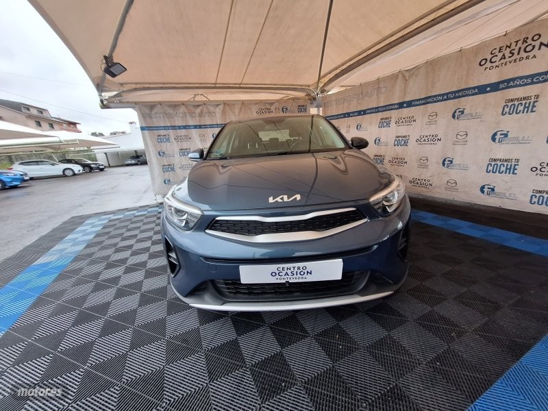 kia stonic 2023 / 32.075km. foto grande (2)