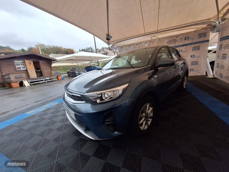 kia stonic 2023 / 32.075km. foto grande (3)