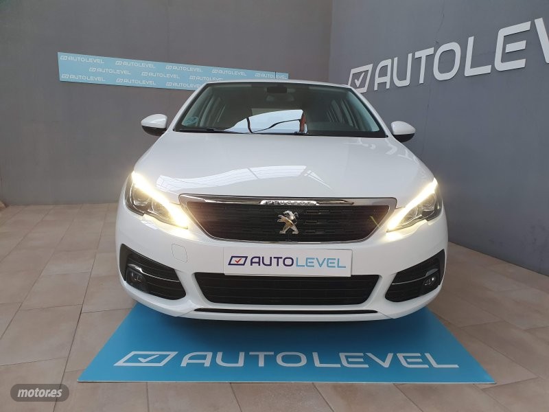 peugeot 308 2021 / 54.900km. foto grande (2)
