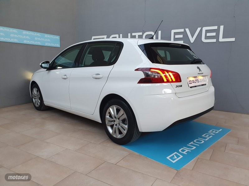 peugeot 308 2021 / 54.900km. foto grande (3)