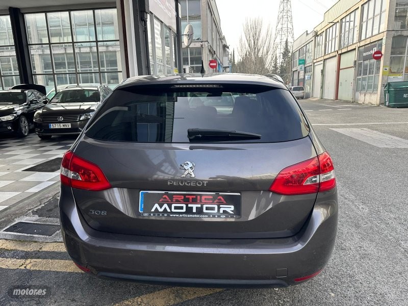 peugeot 308 2014 / 144.000km. foto grande (2)