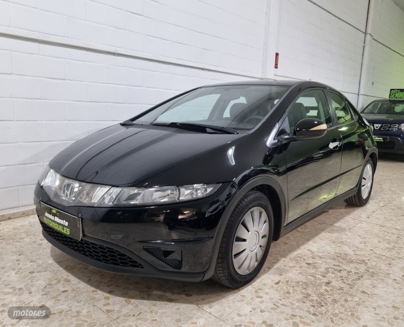 honda civic 2007 / 165.000km.