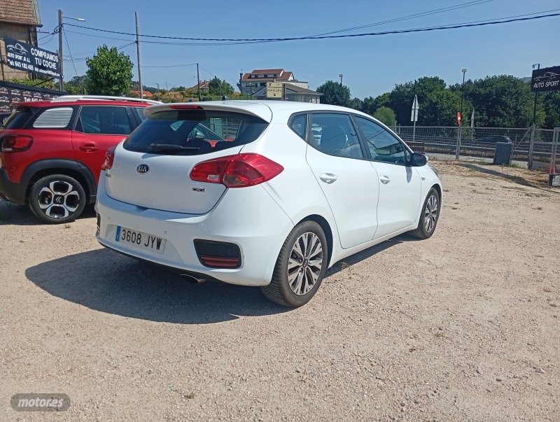 kia ceed 2017 / 310.000km. foto grande (3)