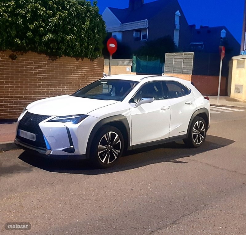 Foto lexus ux 2019 / 85.000km.