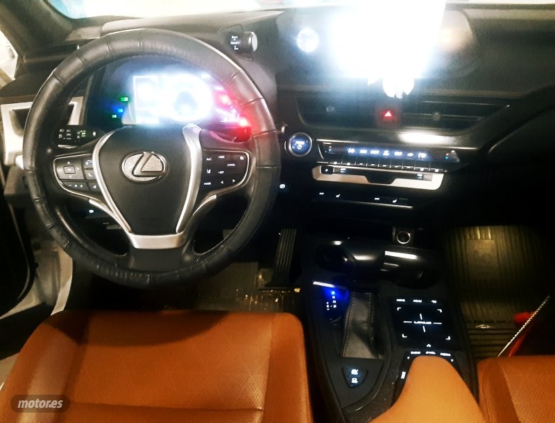 lexus ux 2019 / 85.000km. foto grande (3)