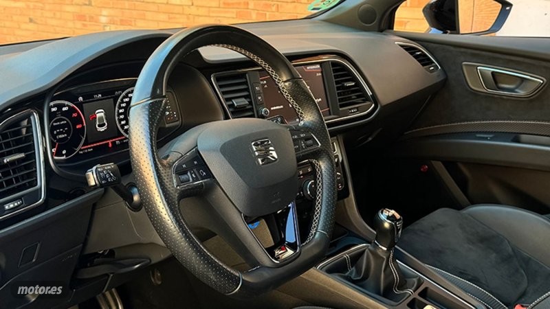 seat leon 2018 / 110.048km. foto grande (2)