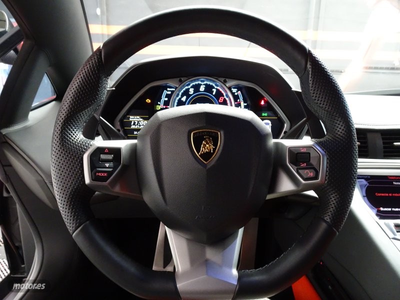 lamborghini aventador 2013 / 44.000km. foto grande (2)