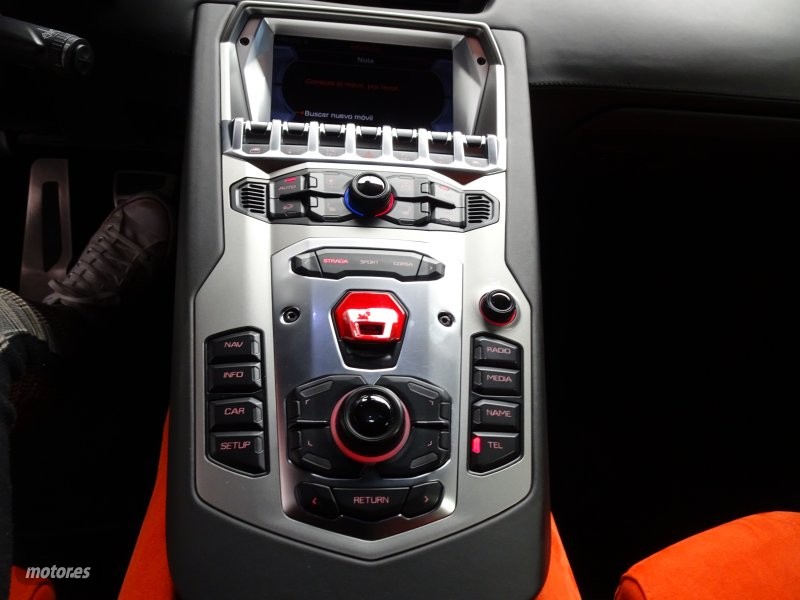 lamborghini aventador 2013 / 44.000km. foto grande (3)