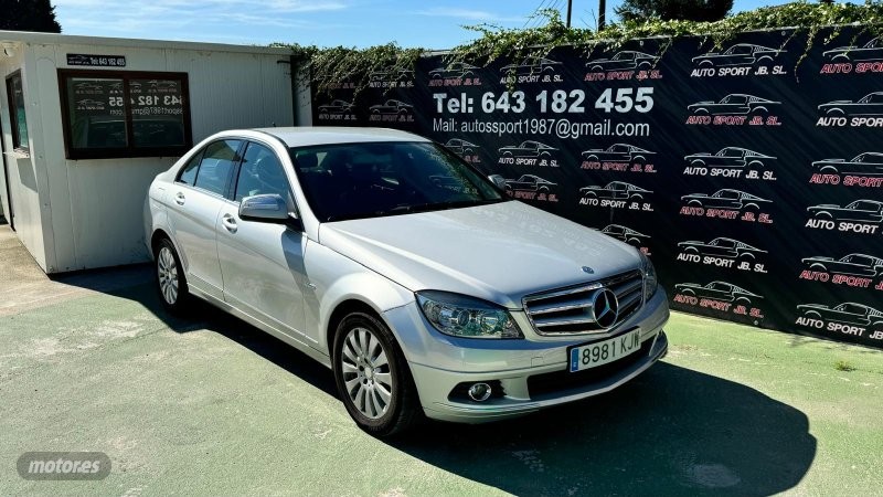Foto mercedes clase c 2007 / 280.000km.