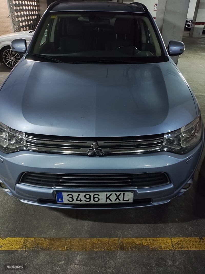 Foto mitsubishi outlander 2019 / 234.000km.