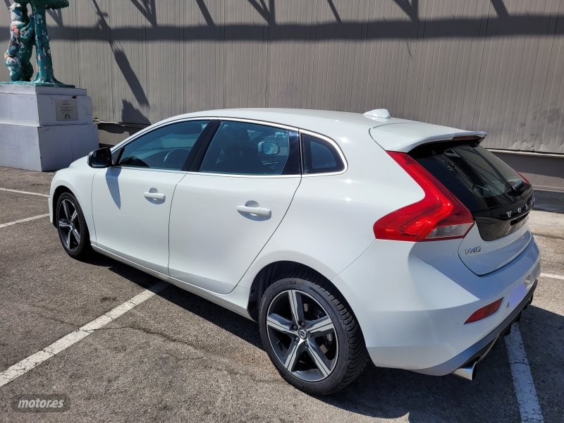 volvo v 40 2019 / 117.400km. foto grande (3)