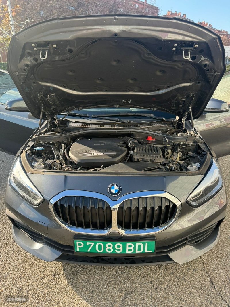 bmw serie 1 2021 / 130.000km. foto grande (2)