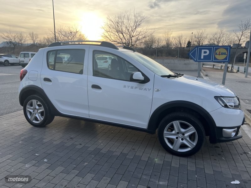 Foto dacia sandero 2015 / 137.700km.