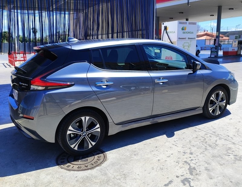 nissan leaf 2022 / 23.000km. foto grande (2)
