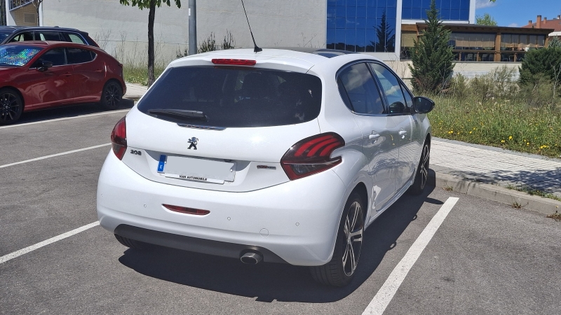 Foto peugeot 208 2016 / 37.000km.