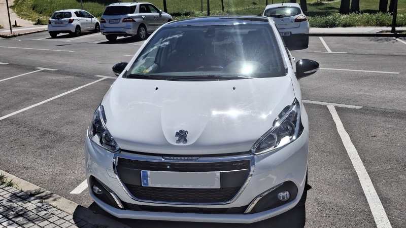 peugeot 208 2016 / 37.000km. foto grande (2)