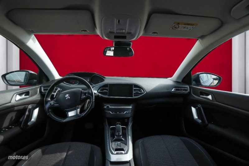 peugeot 308 2020 / 45.648km. foto grande (3)
