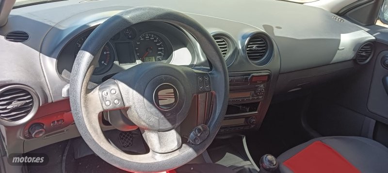 seat cordoba 2004 / 219.600km. foto grande (2)